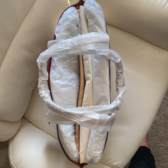 Tory Burch Perry Tote - only available until 4/15! - Picture 5 of 6